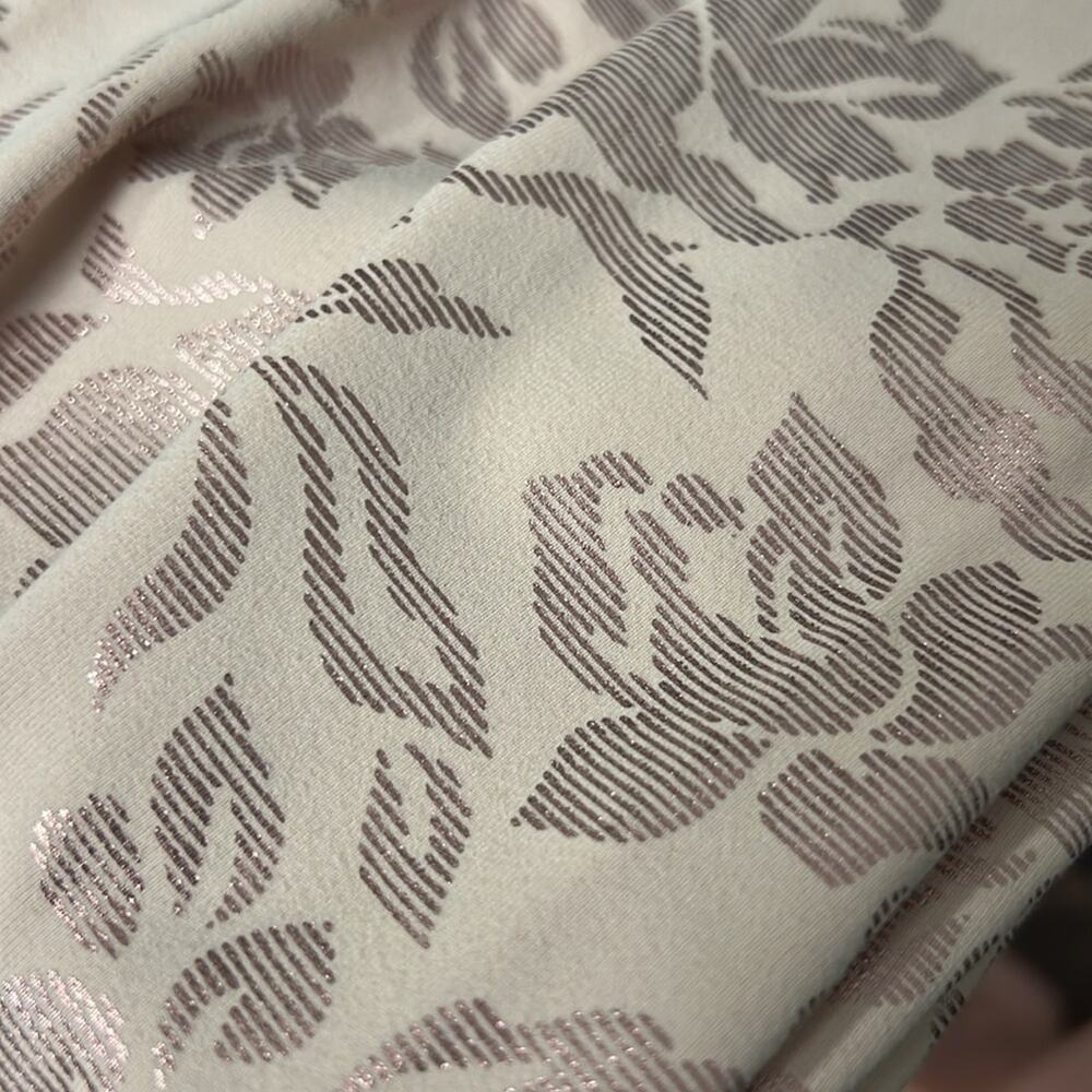 Fabletics Oasis PureLuxe High-Waisted 7/8 Leggings | Pink Floral Foil Design XXS - Picture 11 of 12